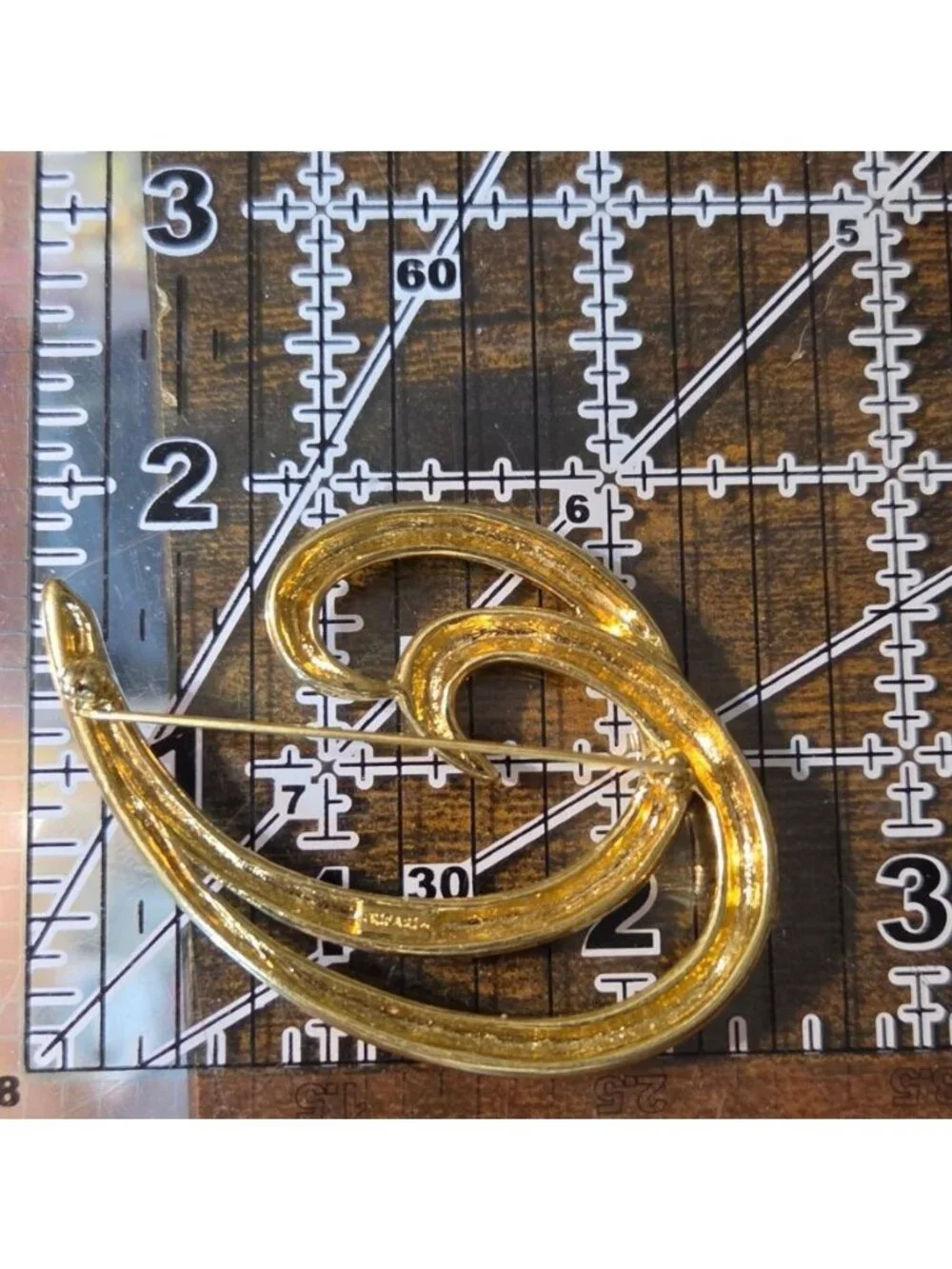 Trifari Brooch 1980s Curved Swirl Pin Large Smooth Gold Tone Metal Vintage